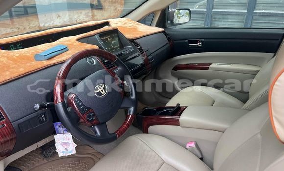 Buy Used Toyota Prius Other Car in Banlung in Ratanakiri Province Buy Used Toyota Prius Other Car in Banlung in Ratanakiri Province
