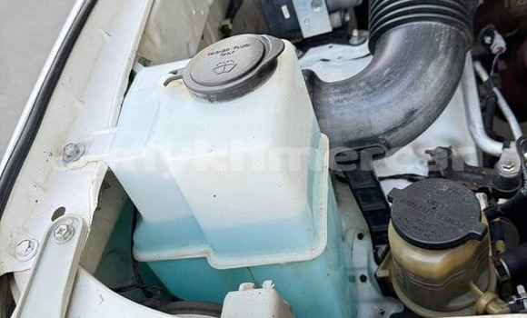 Buy Used Toyota Tacoma White Car in Chbar Mon in Kampong Speu Province Buy Used Toyota Tacoma White Car in Chbar Mon in Kampong Speu Province