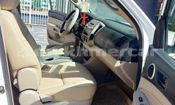Buy Used Toyota Tacoma White Car in Banteay Meanchey in Banteay Meanchey Province Buy Used Toyota Tacoma White Car in Banteay Meanchey in Banteay Meanchey Province