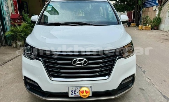 Buy Used Hyundai H1 White Car in Phnom Penh in Phnom Penh Buy Used Hyundai H1 White Car in Phnom Penh in Phnom Penh