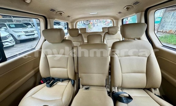 Buy Used Hyundai H1 White Car in Phnom Penh in Phnom Penh Buy Used Hyundai H1 White Car in Phnom Penh in Phnom Penh