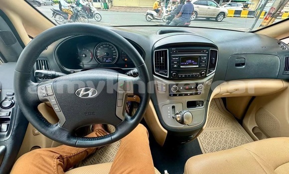 Buy Used Hyundai H1 White Car in Phnom Penh in Phnom Penh Buy Used Hyundai H1 White Car in Phnom Penh in Phnom Penh