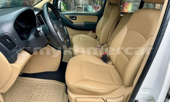 Buy Used Hyundai H1 White Car in Phnom Penh in Phnom Penh Buy Used Hyundai H1 White Car in Phnom Penh in Phnom Penh