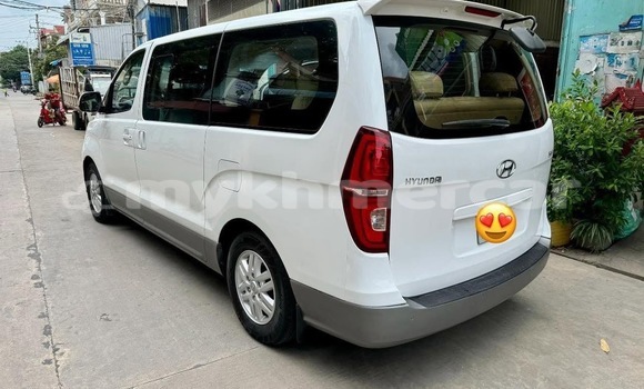 Buy Used Hyundai H1 White Car in Phnom Penh in Phnom Penh Buy Used Hyundai H1 White Car in Phnom Penh in Phnom Penh