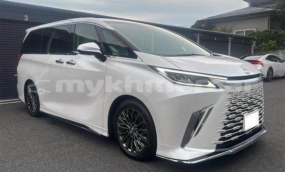 Buy Used Lexus LC White Car in Phnom Penh in Phnom Penh Buy Used Lexus LC White Car in Phnom Penh in Phnom Penh