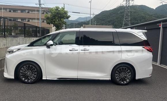 Buy Used Lexus LC White Car in Phnom Penh in Phnom Penh Buy Used Lexus LC White Car in Phnom Penh in Phnom Penh