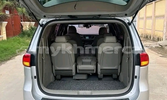 Buy Used Kia Carnival Other Car in Khŭm Sráng in Kampong Speu Province Buy Used Kia Carnival Other Car in Khŭm Sráng in Kampong Speu Province