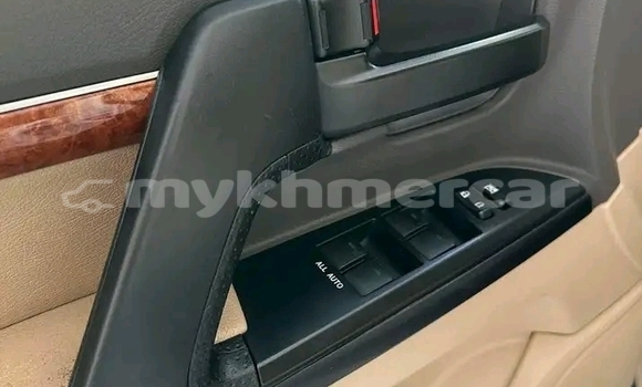 Buy Used Toyota Land Cruiser White Car in Banteay Meanchey in Banteay Meanchey Province Buy Used Toyota Land Cruiser White Car in Banteay Meanchey in Banteay Meanchey Province