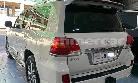 Buy Used Toyota Land Cruiser White Car in Banteay Meanchey in Banteay Meanchey Province Buy Used Toyota Land Cruiser White Car in Banteay Meanchey in Banteay Meanchey Province