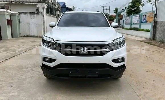 Buy Used Hyundai i10 White Car in Bavet in Svay Rieng Province Buy Used Hyundai i10 White Car in Bavet in Svay Rieng Province