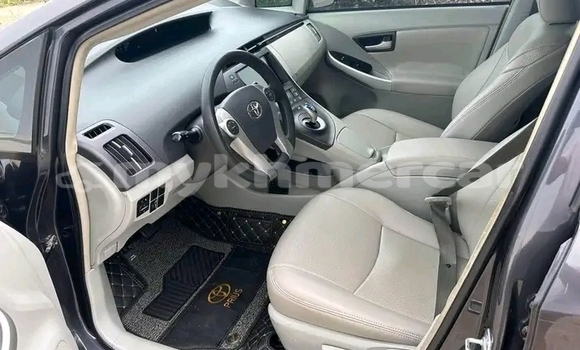 Buy Used Toyota Prius Black Car in Chbar Mon in Kampong Speu Province Buy Used Toyota Prius Black Car in Chbar Mon in Kampong Speu Province