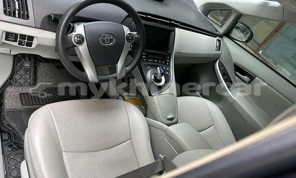 Buy Used Toyota Prius Black Car in Chbar Mon in Kampong Speu Province Buy Used Toyota Prius Black Car in Chbar Mon in Kampong Speu Province