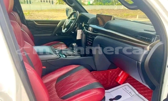 Buy Used Lexus LX 570 White Car in Neak Leung in Prey Veng Province Buy Used Lexus LX 570 White Car in Neak Leung in Prey Veng Province