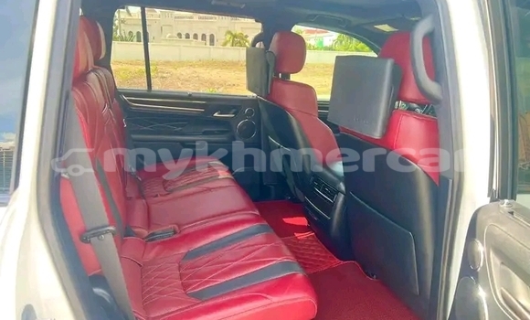 Buy Used Lexus LX 570 White Car in Neak Leung in Prey Veng Province Buy Used Lexus LX 570 White Car in Neak Leung in Prey Veng Province