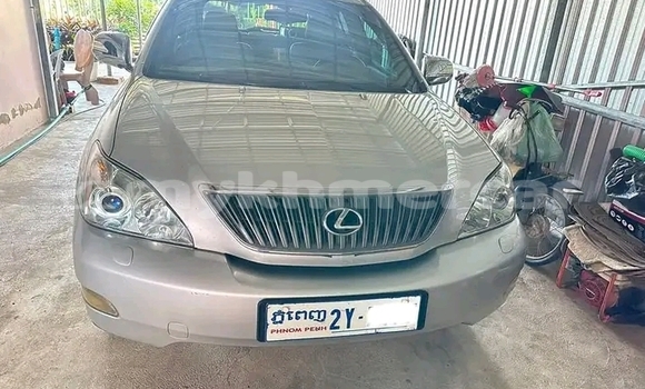 Buy Used Lexus RX 330 Other Car in Moung Ruessei in Battambang Province Buy Used Lexus RX 330 Other Car in Moung Ruessei in Battambang Province