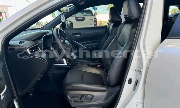 Buy Used Toyota Corolla White Car in Phnom Srok in Banteay Meanchey Province Buy Used Toyota Corolla White Car in Phnom Srok in Banteay Meanchey Province