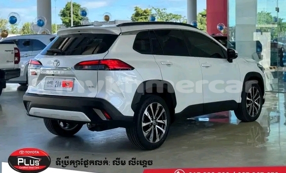 Buy Used Toyota Corolla White Car in Phnom Srok in Banteay Meanchey Province Buy Used Toyota Corolla White Car in Phnom Srok in Banteay Meanchey Province
