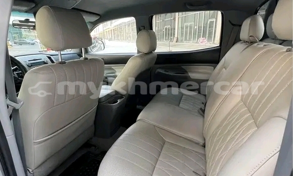 Buy Used Toyota Tacoma White Car in Chbar Mon in Kampong Speu Province Buy Used Toyota Tacoma White Car in Chbar Mon in Kampong Speu Province