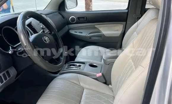 Buy Used Toyota Tacoma White Car in Chbar Mon in Kampong Speu Province Buy Used Toyota Tacoma White Car in Chbar Mon in Kampong Speu Province