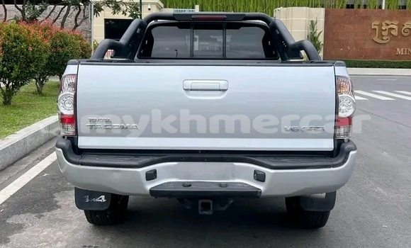 Buy Used Toyota Tacoma White Car in Chbar Mon in Kampong Speu Province Buy Used Toyota Tacoma White Car in Chbar Mon in Kampong Speu Province