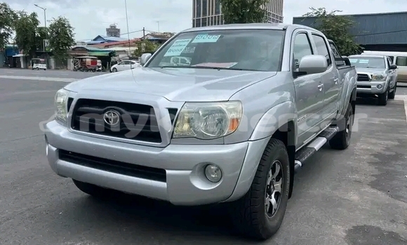 Buy Used Toyota Tacoma White Car in Chbar Mon in Kampong Speu Province Buy Used Toyota Tacoma White Car in Chbar Mon in Kampong Speu Province