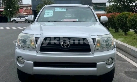 Buy Used Toyota Tacoma White Car in Chbar Mon in Kampong Speu Province Buy Used Toyota Tacoma White Car in Chbar Mon in Kampong Speu Province