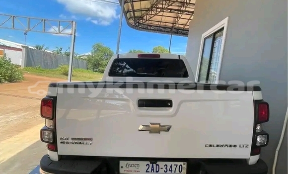 Buy Used Chevrolet Corolado White Car in Prey Veng in Prey Veng Province Buy Used Chevrolet Corolado White Car in Prey Veng in Prey Veng Province