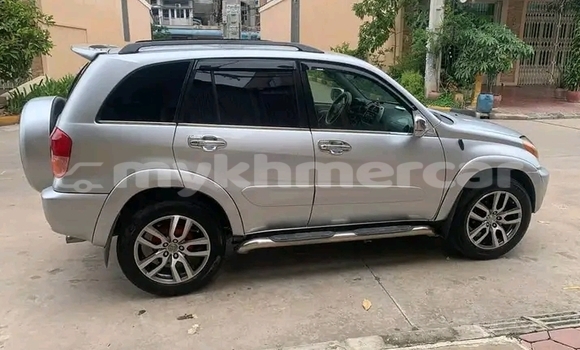 Buy Used Toyota RAV4 Other Car in Chbar Mon in Kampong Speu Province Buy Used Toyota RAV4 Other Car in Chbar Mon in Kampong Speu Province