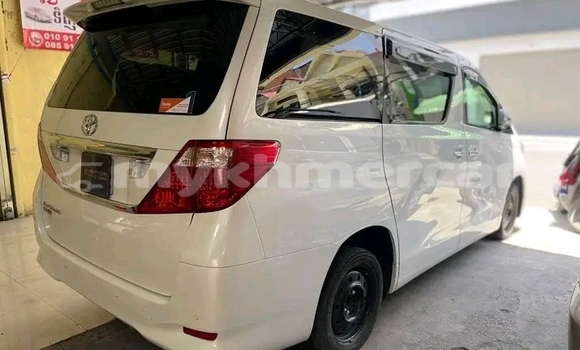 Acheter Occasion Voiture Toyota Alphard Blanc à Kratié, Kratie Province Acheter Occasion Voiture Toyota Alphard Blanc à Kratié, Kratie Province