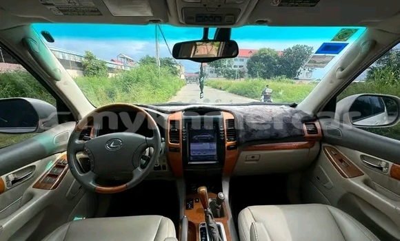 Acheter Occasion Voiture Lexus GX Blanc à Cheom Ksan, Preah Vihear Province Acheter Occasion Voiture Lexus GX Blanc à Cheom Ksan, Preah Vihear Province