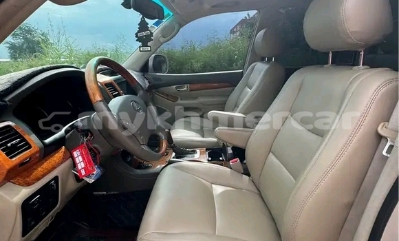 Acheter Occasion Voiture Lexus GX Blanc à Cheom Ksan, Preah Vihear Province Acheter Occasion Voiture Lexus GX Blanc à Cheom Ksan, Preah Vihear Province