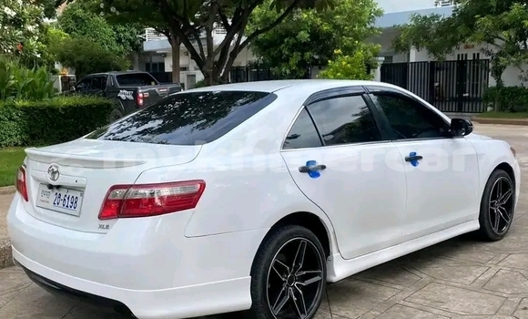 Acheter Occasion Voiture Toyota Camry Blanc à Cheom Ksan, Preah Vihear Province Acheter Occasion Voiture Toyota Camry Blanc à Cheom Ksan, Preah Vihear Province