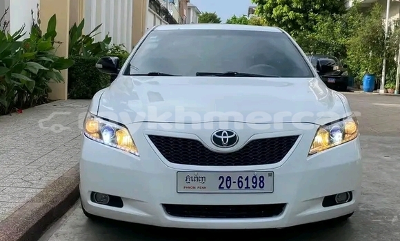 Acheter Occasion Voiture Toyota Camry Blanc à Cheom Ksan, Preah Vihear Province Acheter Occasion Voiture Toyota Camry Blanc à Cheom Ksan, Preah Vihear Province