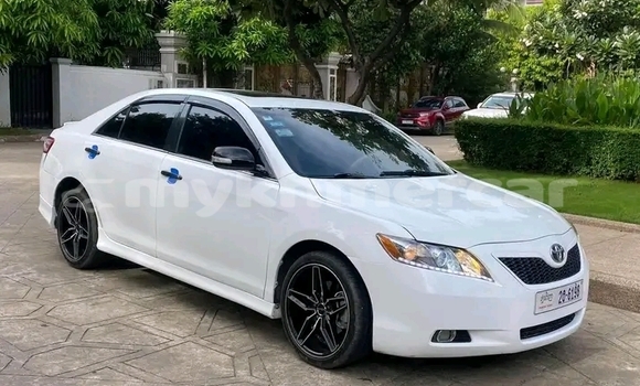 Acheter Occasion Voiture Toyota Camry Blanc à Cheom Ksan, Preah Vihear Province Acheter Occasion Voiture Toyota Camry Blanc à Cheom Ksan, Preah Vihear Province