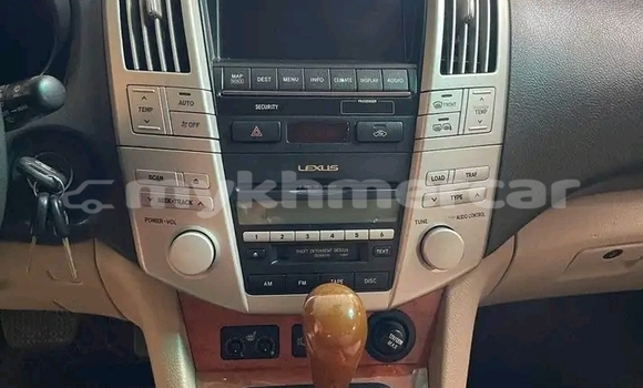 Acheter Occasion Voiture Lexus RX Blanc à Cheom Ksan, Preah Vihear Province Acheter Occasion Voiture Lexus RX Blanc à Cheom Ksan, Preah Vihear Province