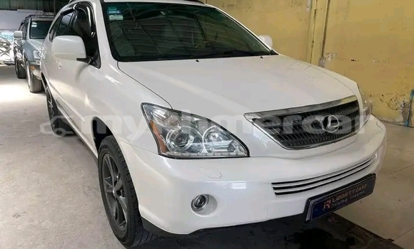 Acheter Occasion Voiture Lexus RX Blanc à Cheom Ksan, Preah Vihear Province Acheter Occasion Voiture Lexus RX Blanc à Cheom Ksan, Preah Vihear Province