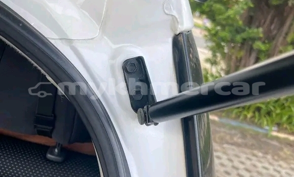 Buy Used Toyota Scion TC White Car in Phnom Srok in Banteay Meanchey Province Buy Used Toyota Scion TC White Car in Phnom Srok in Banteay Meanchey Province