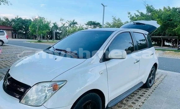 Buy Used Toyota Scion TC White Car in Phnom Srok in Banteay Meanchey Province Buy Used Toyota Scion TC White Car in Phnom Srok in Banteay Meanchey Province