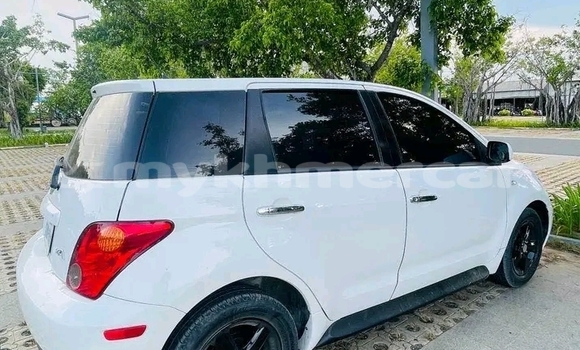 Buy Used Toyota Scion TC White Car in Phnom Srok in Banteay Meanchey Province Buy Used Toyota Scion TC White Car in Phnom Srok in Banteay Meanchey Province