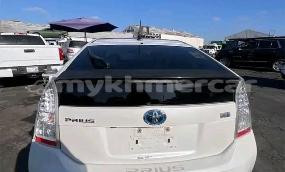 Buy Used Toyota Prius White Car in Cheom Ksan in Preah Vihear Province Buy Used Toyota Prius White Car in Cheom Ksan in Preah Vihear Province