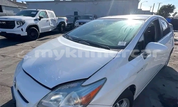 Buy Used Toyota Prius White Car in Cheom Ksan in Preah Vihear Province Buy Used Toyota Prius White Car in Cheom Ksan in Preah Vihear Province