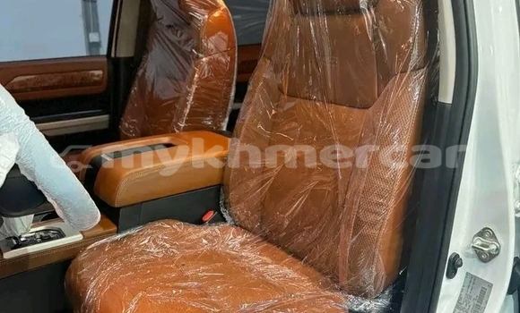 Buy Used Toyota Tundra White Car in Cheom Ksan in Preah Vihear Province Buy Used Toyota Tundra White Car in Cheom Ksan in Preah Vihear Province