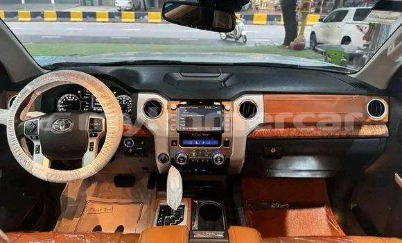 Buy Used Toyota Tundra White Car in Cheom Ksan in Preah Vihear Province Buy Used Toyota Tundra White Car in Cheom Ksan in Preah Vihear Province