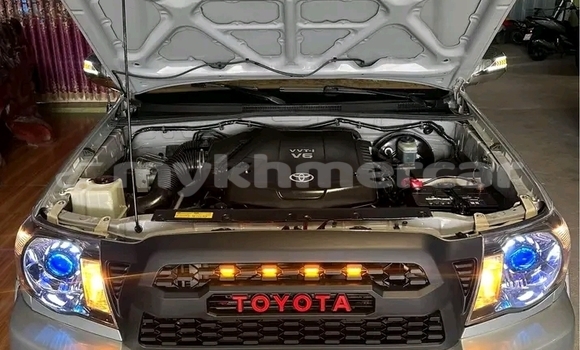 Buy Used Toyota Tacoma White Car in Cheom Ksan in Preah Vihear Province Buy Used Toyota Tacoma White Car in Cheom Ksan in Preah Vihear Province