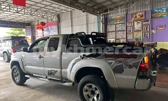 Buy Used Toyota Tacoma White Car in Cheom Ksan in Preah Vihear Province Buy Used Toyota Tacoma White Car in Cheom Ksan in Preah Vihear Province