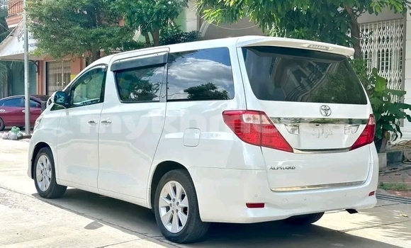 Buy Used Toyota Alphard White Car in Cheom Ksan in Preah Vihear Province Buy Used Toyota Alphard White Car in Cheom Ksan in Preah Vihear Province