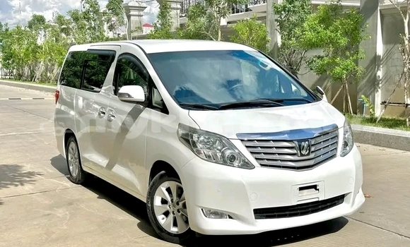 Buy Used Toyota Alphard White Car in Cheom Ksan in Preah Vihear Province Buy Used Toyota Alphard White Car in Cheom Ksan in Preah Vihear Province