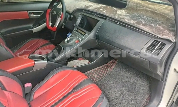 Buy Used Toyota Prius White Car in Cheom Ksan in Preah Vihear Province Buy Used Toyota Prius White Car in Cheom Ksan in Preah Vihear Province