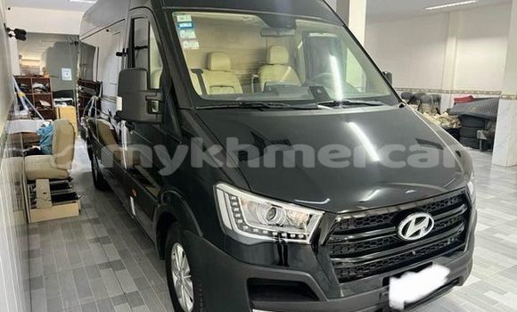 Acheter Occasion Voiture Hyundai H200 Autre à Amleang, Kampong Speu Province Acheter Occasion Voiture Hyundai H200 Autre à Amleang, Kampong Speu Province