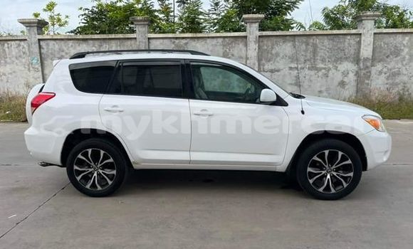 Buy Used Toyota RAV4 White Car in Amleang in Kampong Speu Province Buy Used Toyota RAV4 White Car in Amleang in Kampong Speu Province